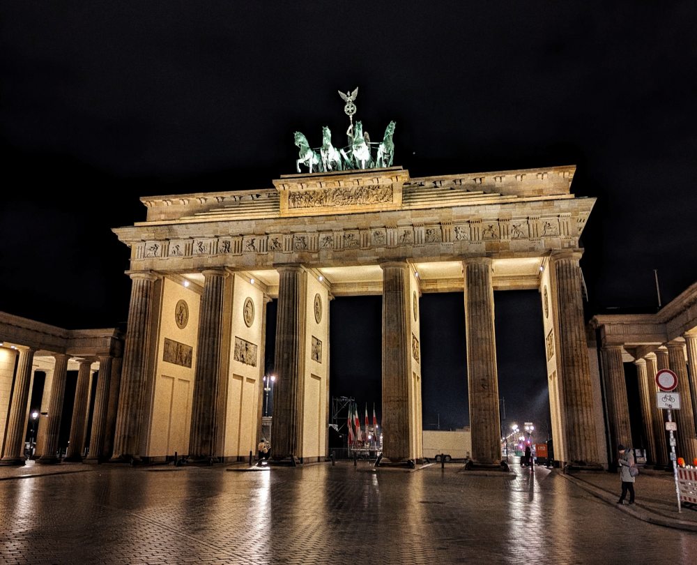 Víkend v Berlíně: Nejlepší burgery, památky a pár důležitých slovíček